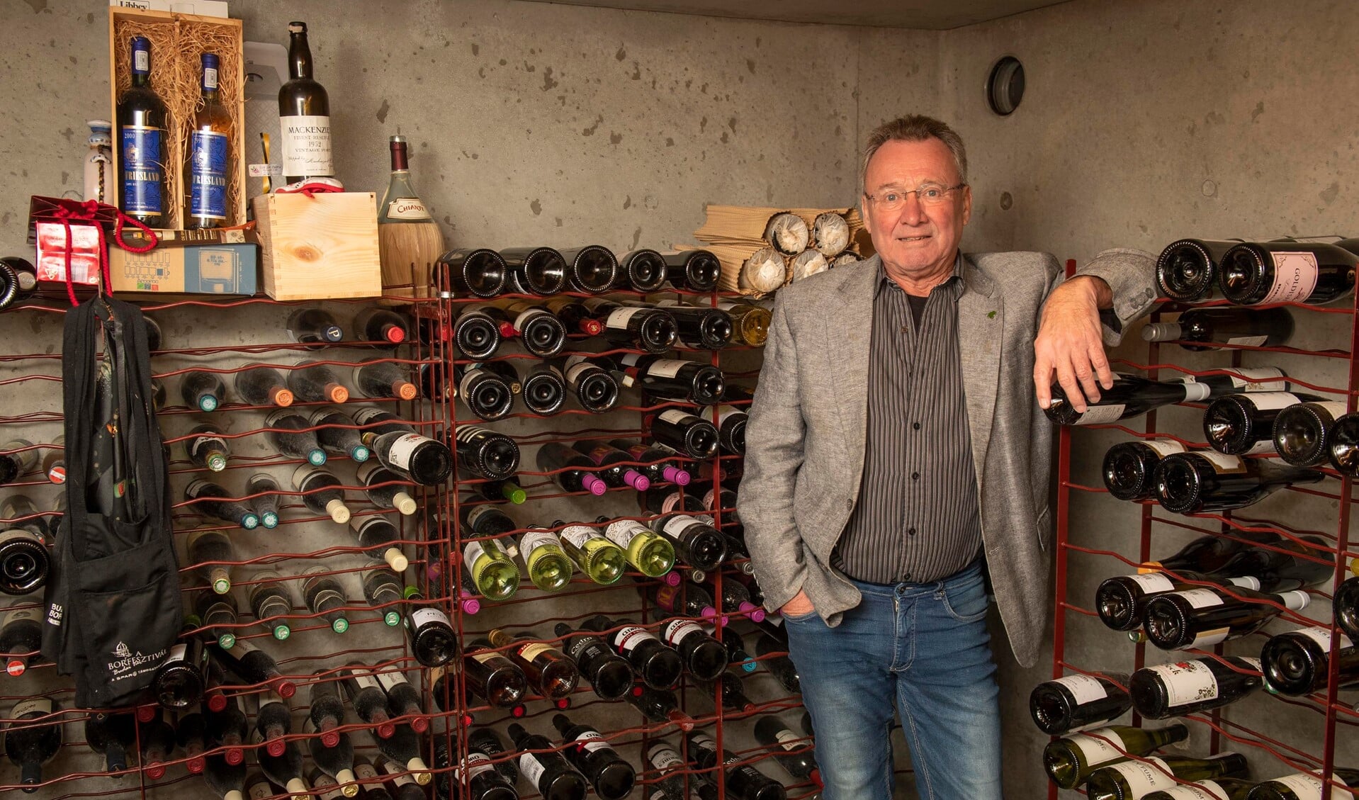 Van Egmond maakt geen geheim van zijn liefde voor wijnen, en daar hoort ook een bijpassende kelder bij. (Foto: Hein van Bakel)