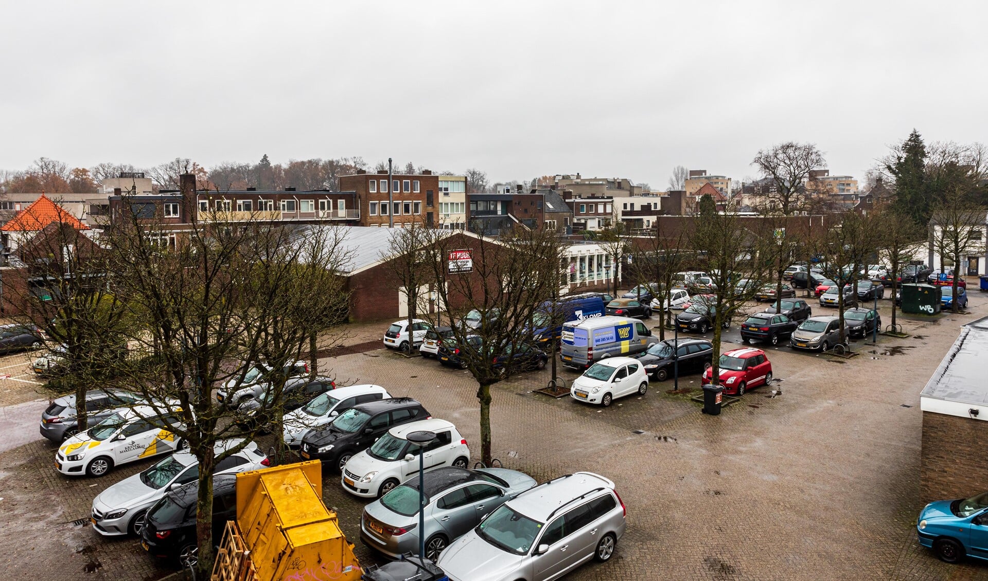 Bezorgershof in Geldrop. Woningen en een parkeerkelder zien ondernemers niet zitten. (Foto: Micle de Greef)