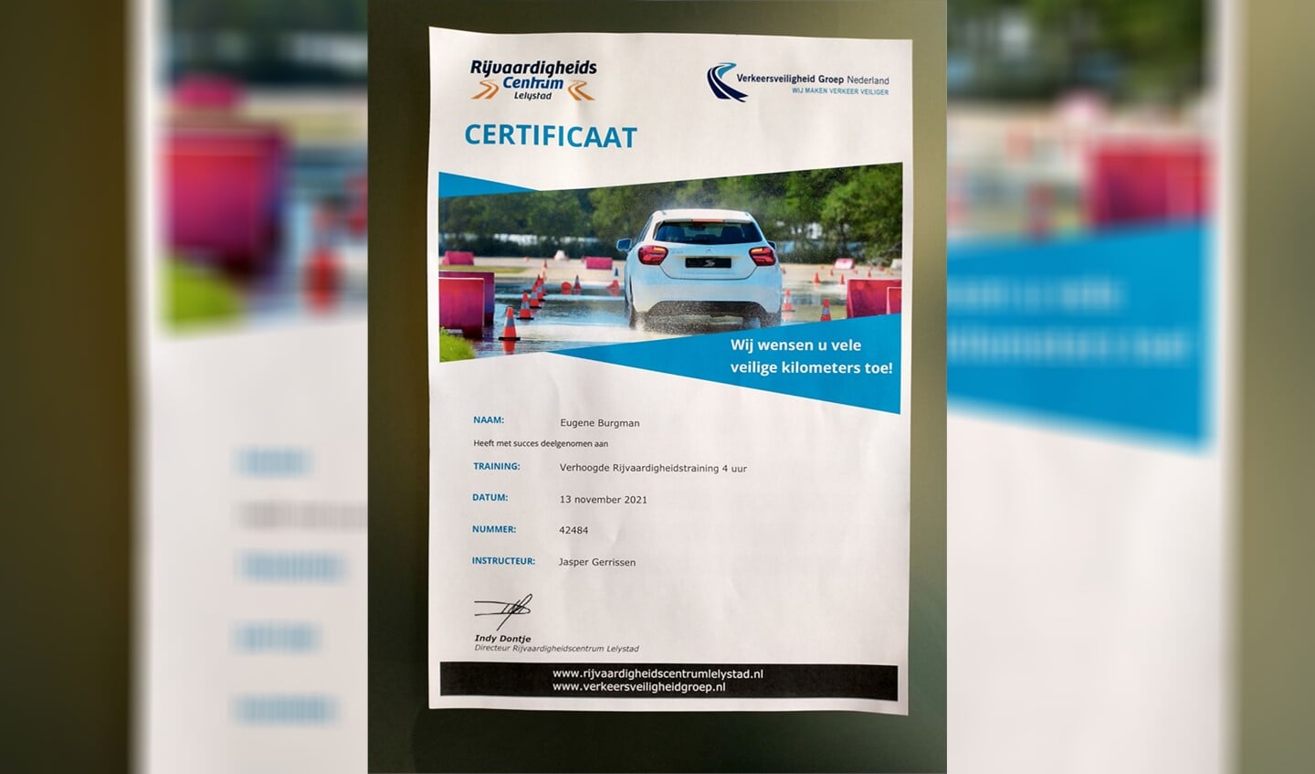 Het certificaat van Buurtbuschauffeur Eugène Burgman dat bewijst dat hij de training succesvol heeft doorlopen.