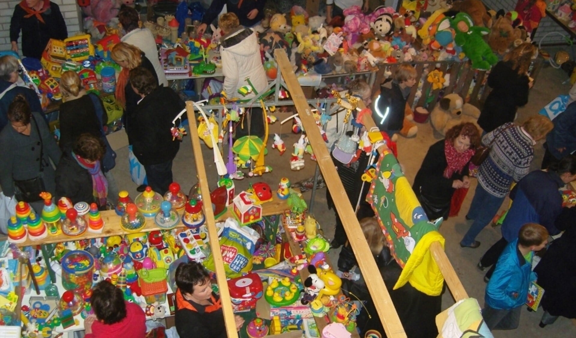 Volop belangstelling voor het speelgoed tijdens een eerdere editie van de Speelgoedbeurs.