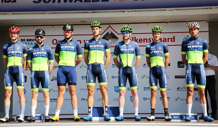<p>De presentatie van de elite/U23-ploeg vorig jaar. Dit jaar is het team van TWC De Kempen stevig uitgebreid.</p>