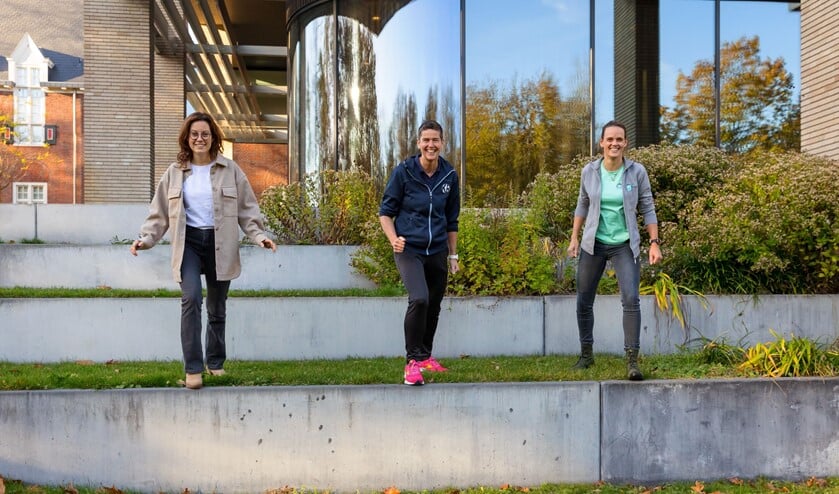 <p>V.l.n.r. Laura Evertse-Knapen, Sylvia Noordermeer en Monique Baten. (Foto: Connie Sinteur)</p>