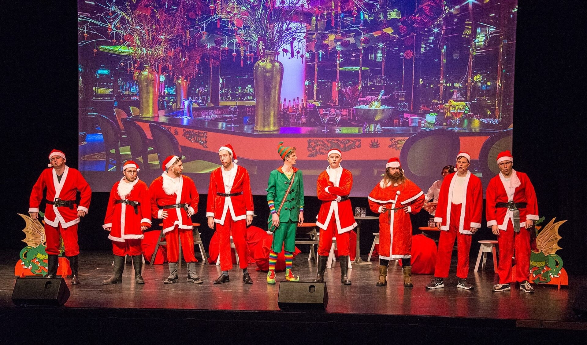 Een repetitiefoto van Elf de musical. Crescendo hoopt dat de voorstelling van 16 januari wellicht wel door kan gaan. (Foto: Eric Driessen)