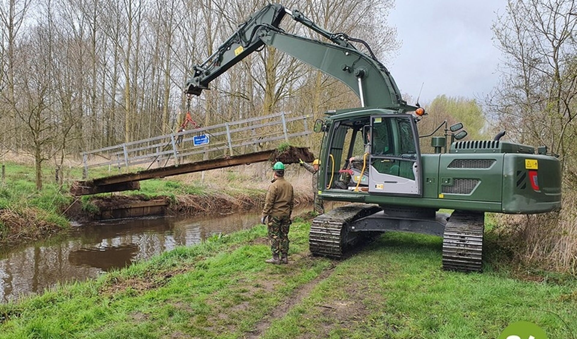 Defensie heeft een handje geholpen met renovatie van twee bruggen over De Dommel.
