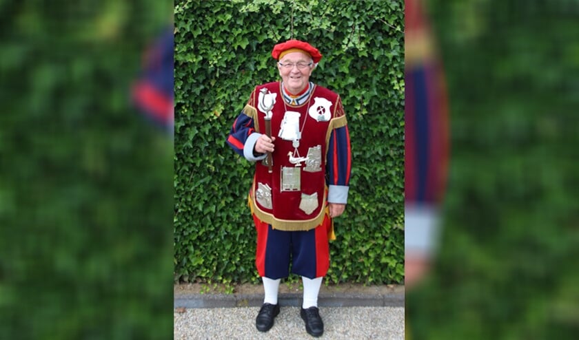 <p>Theo van den Heuvel kroonde zich afgelopen weekend tot de nieuwe koning van het Sint Martinus Gilde.</p>