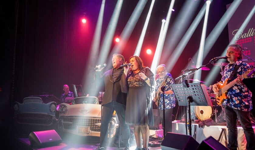 <p>Mark Elbers en zijn dertienkoppige band brengen op 7 oktober 'Calling Elvis, Tribute Tour 2021'. </p>