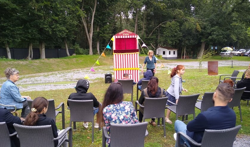 <p>Poppenkast Pluim verzorgde een optreden bij de bijeenkomst van de Waalrese statushouders bij herberg 't Loon.</p>