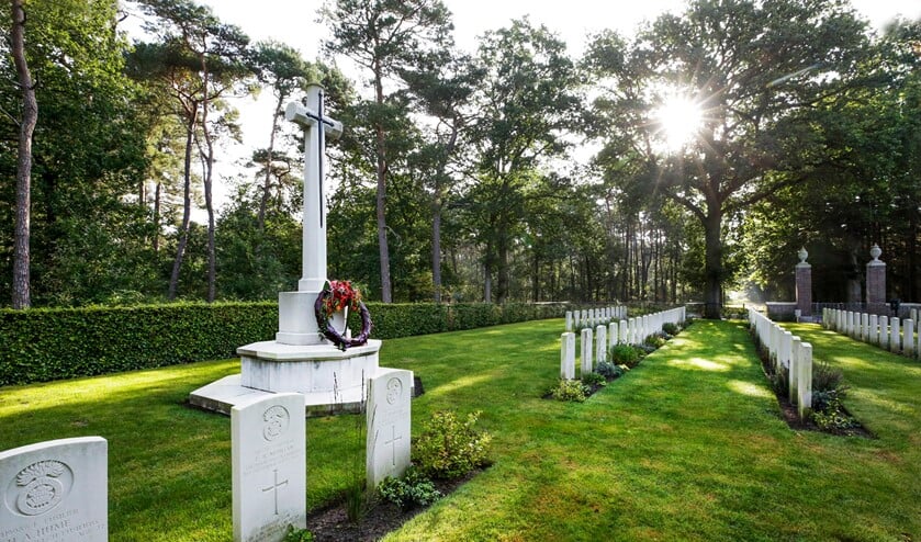 <p>Een rustplaats voor al die Britse militairen die ons de vrijheid hebben teruggegeven. (Foto: Jurgen van Hoof)</p>