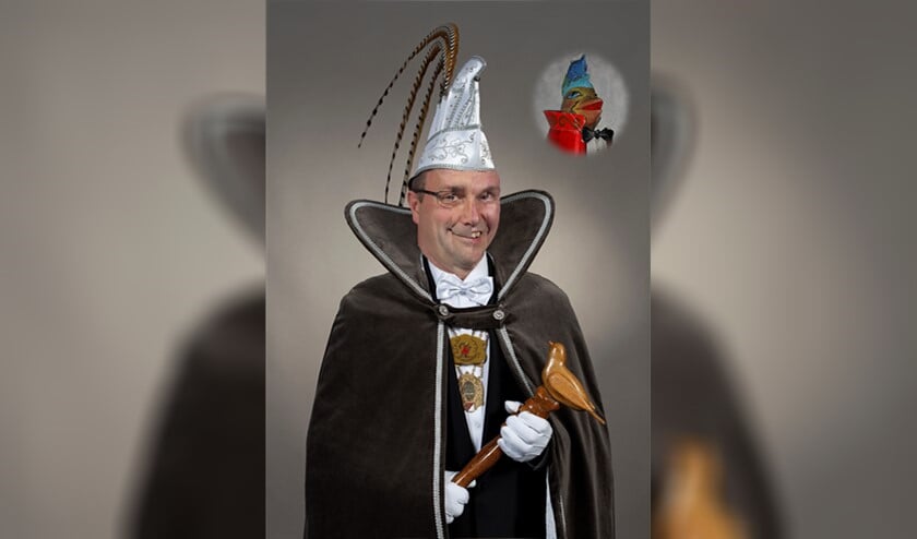 Vorst Karel Claassen en voorzitter Peter Proenings hebben hun laatste vijf prinsen na een ludieke actie gevraagd om samen te smelten.