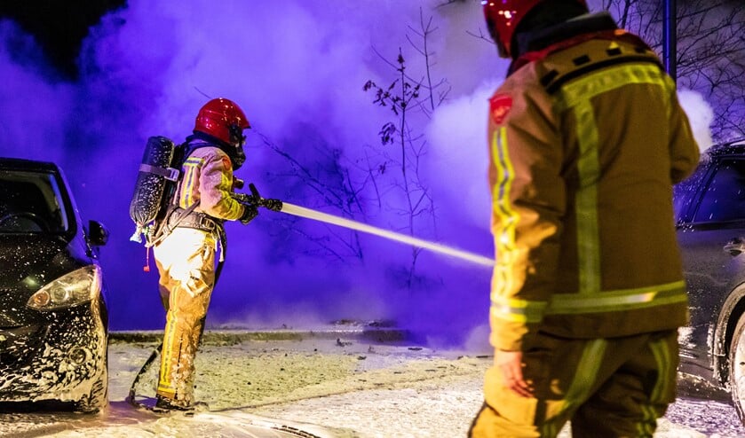 Weer een autobrand in Geldrop (Foto's: Micle de Greef)