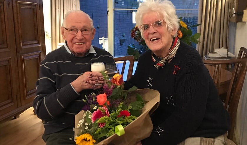Jan en Jo van den Brand een jaar geleden, toen ze 59 jaar getrouwd waren.