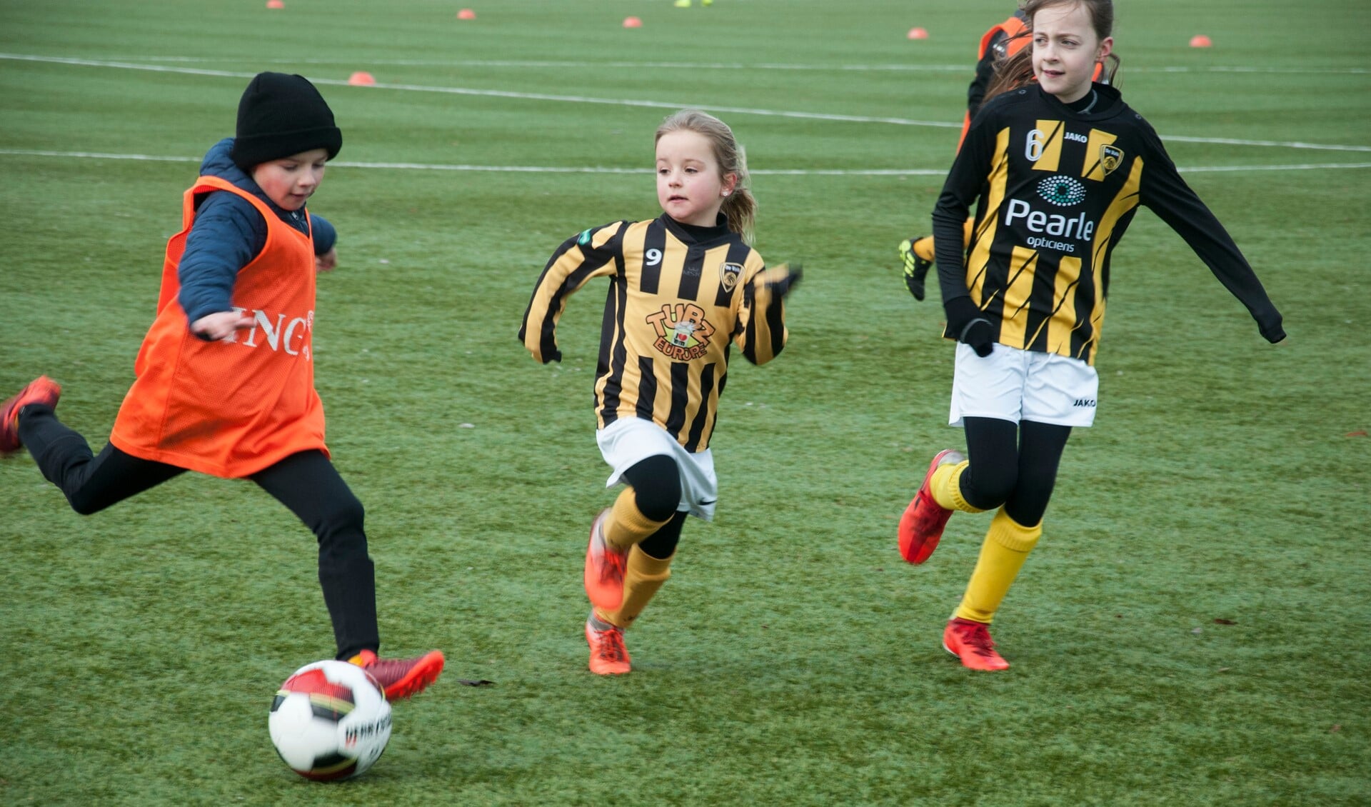 De jeugd van VV De Valk kon afgelopen zaterdag weer aan de bak tijdens het eerste voetbaltoernooi van 2022.