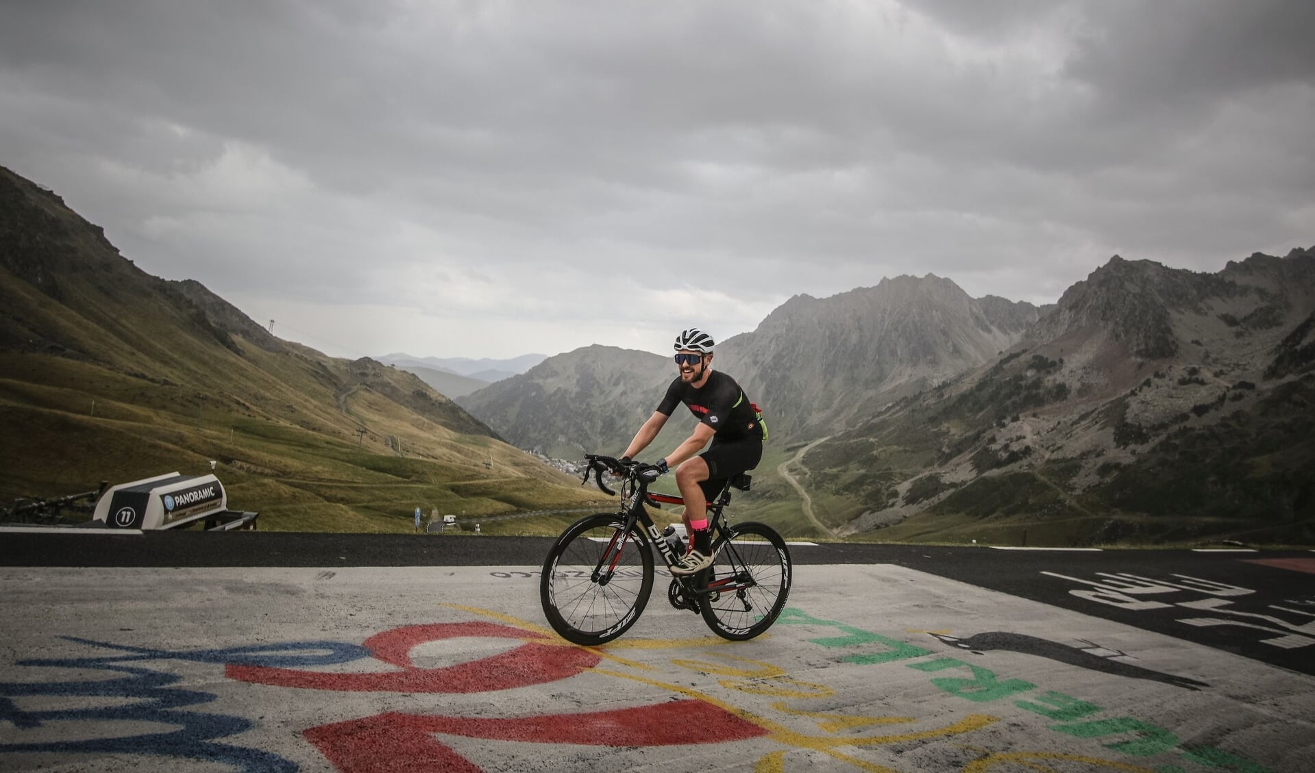 De Col du Tourmalet staat op het programma tijdens de Hartekind Ride Pyrenees . (Foto: Eppo Karsijns)