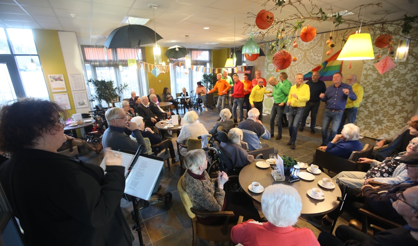 Het Mannenakkoord verzorgt een muzikaal optreden. (Foto: Harrie van der Sanden)