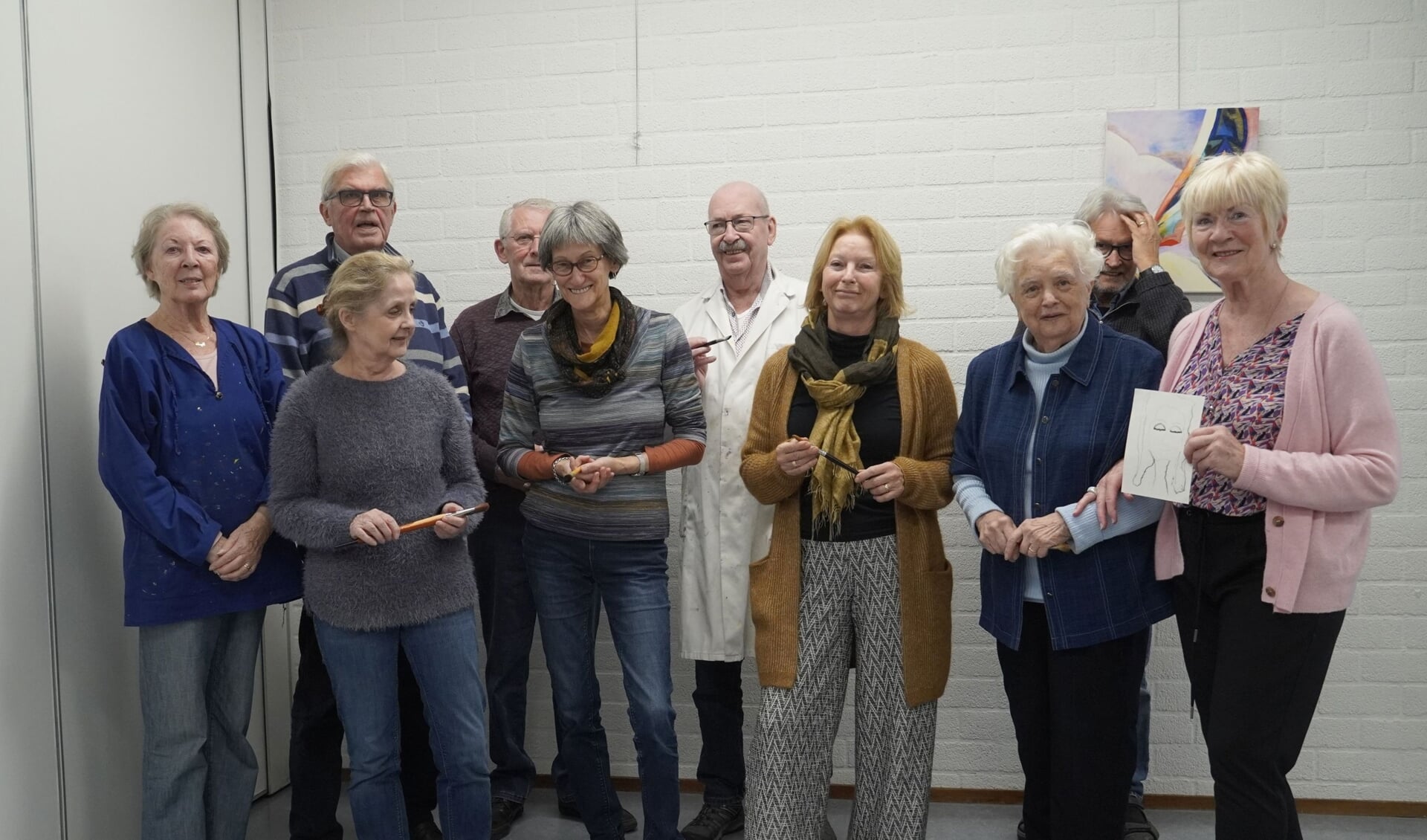 De 10 leden van de VrijePrachtSchilders die 20 november in De Pracht exposeren.