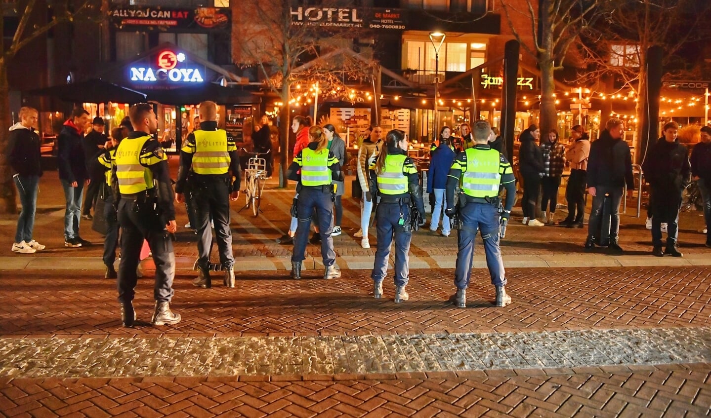 De politie oefende gisteravond met onder andere aanhoudingen in de horeca.