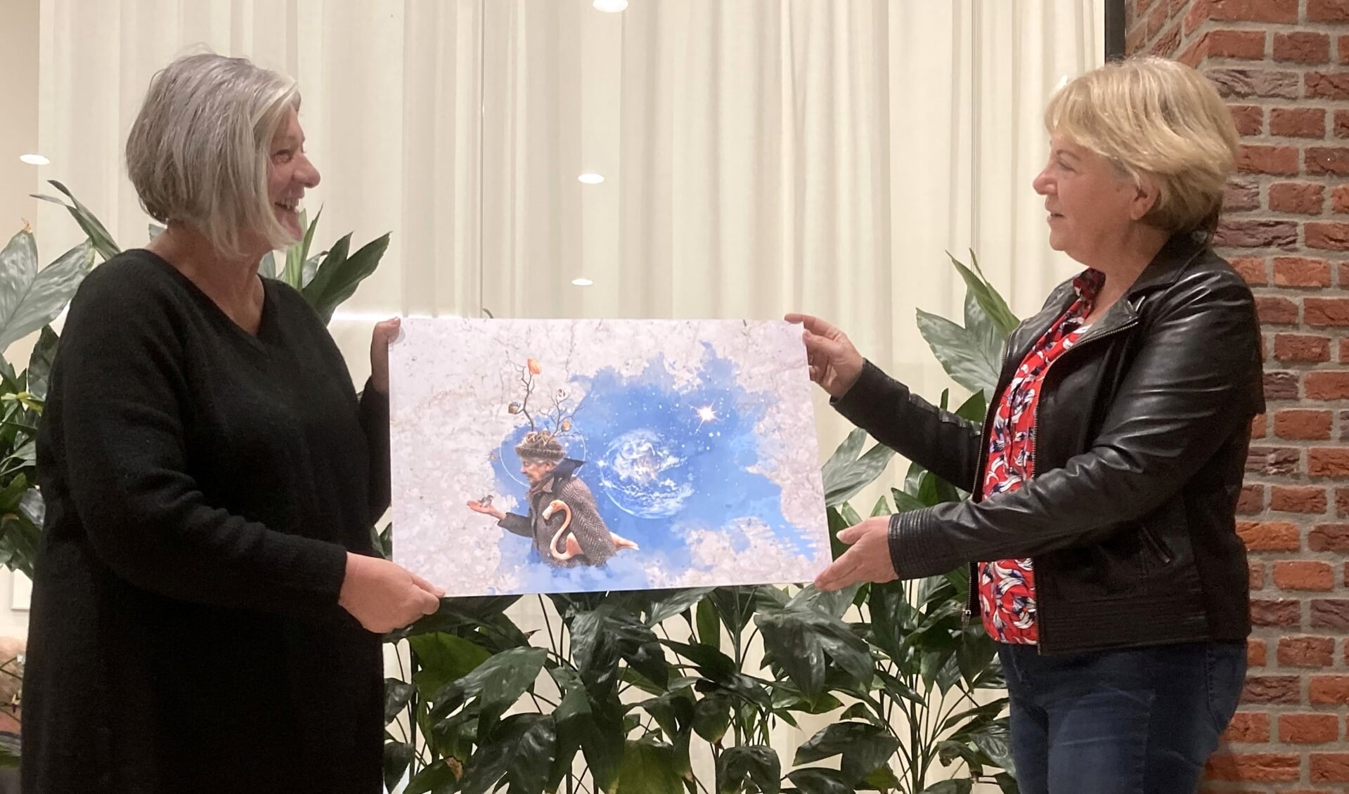 Links Henriëtte van Ekert, rechts winnares Janine Slakhorst