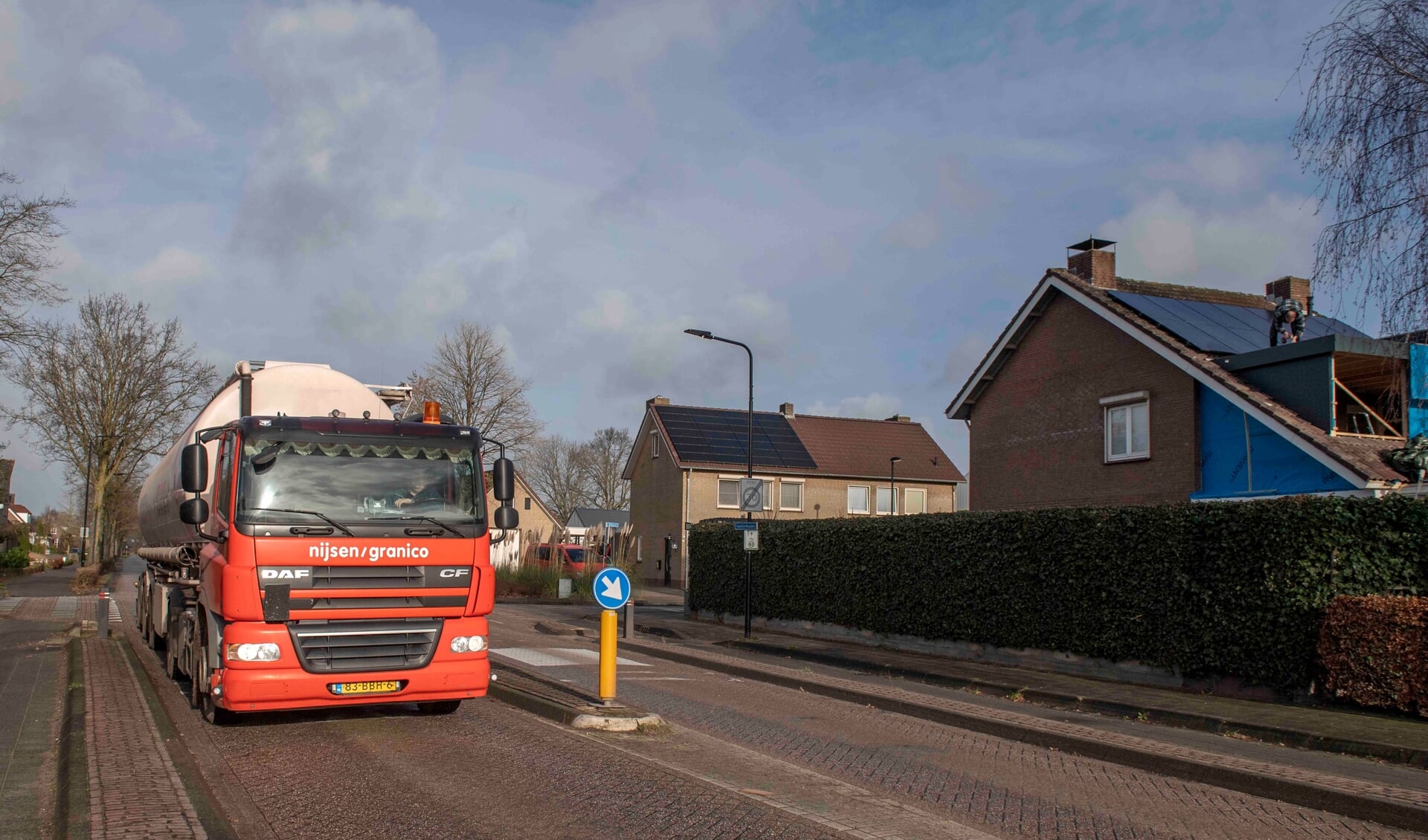 Als het aan Heusden ligt, dan zijn vrachtwagens straks enkel nog welkom als het bestemmingsverkeer betreft. (Foto: Hein van Bakel)