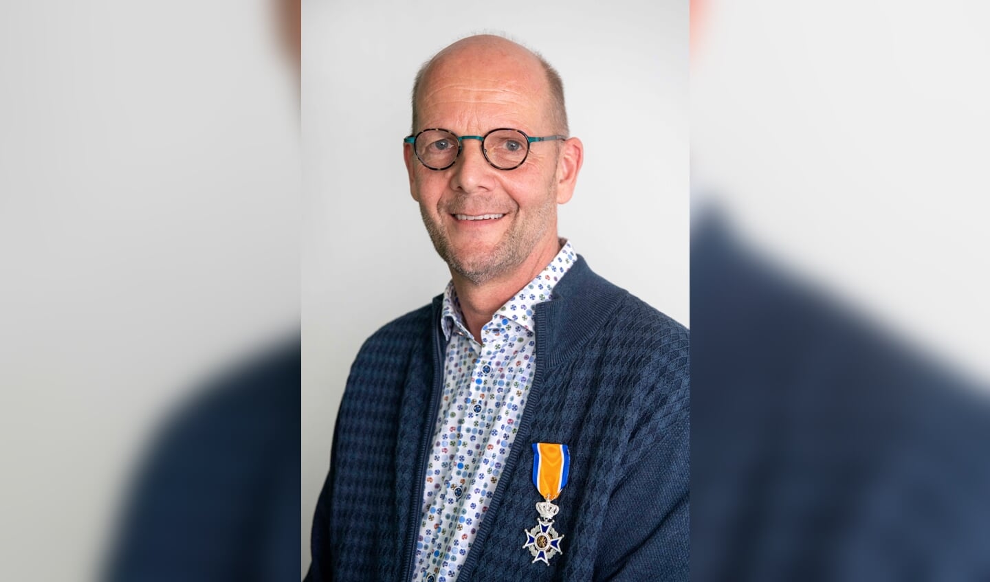 Bert van den Broek, Ridder in de Orde van Oranje-Nassau