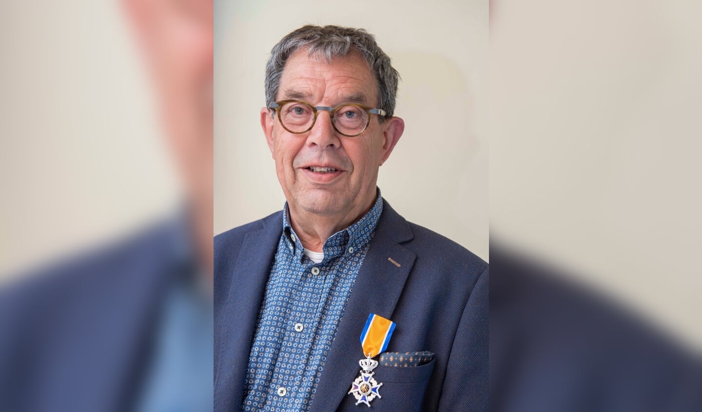 Johan van Oosterhout, Ridder in de Orde van Oranje-Nassau.
