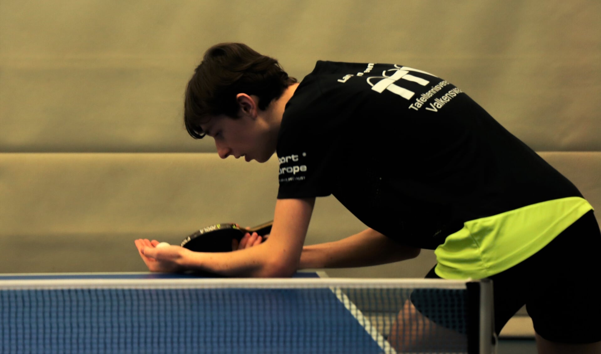 Lars van Veenendaal nam zijn team bij de hand, en maakte ook nog zijn debuut bij de senioren.