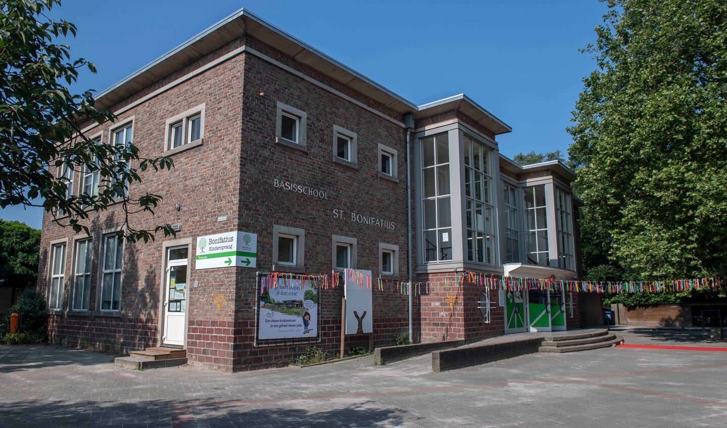 De kinderen gaan twee dagen in de week naar de voormalige Bonifatiusschool. (Foto: Hein van Bakel)