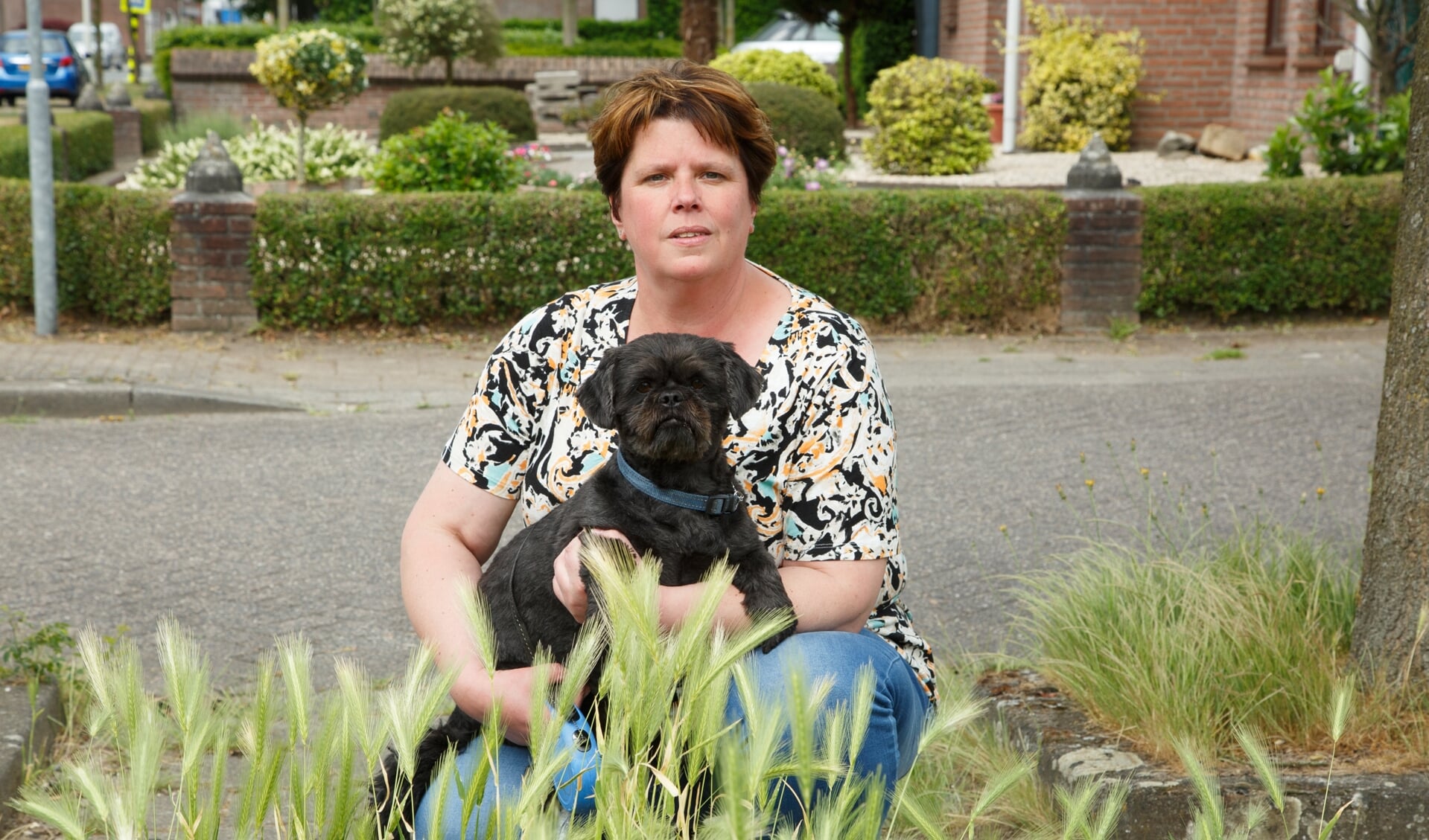 Sandra van Lieshout uit Zeilberg wil hondenbezitters waarschuwen voor de gevaren van grasaar. (Foto: Joyce van Dijk)