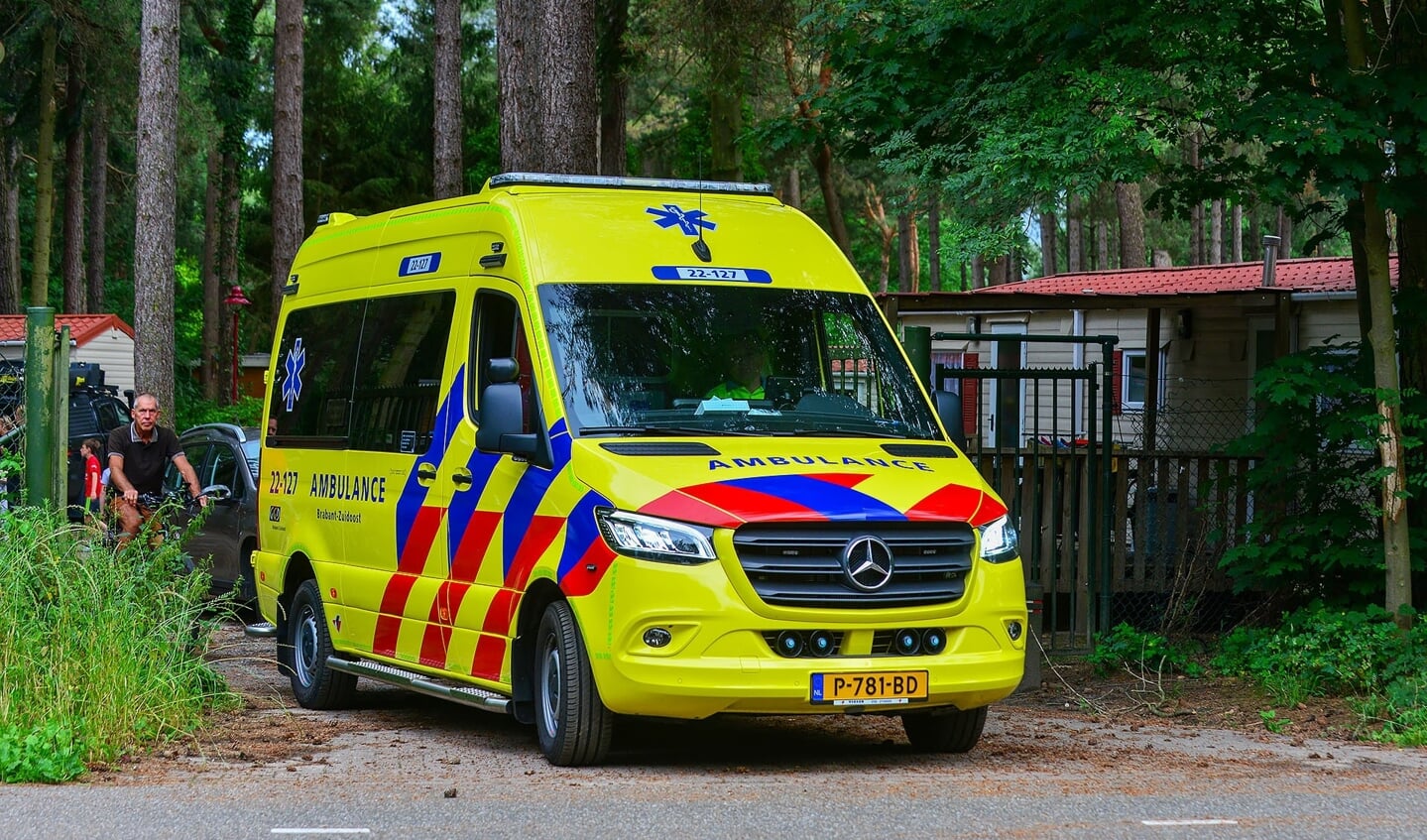 Hulpdiensten snelden naar park Prinsenmeer. (Foto: Dave Hendriks/112Nieuwsonline)