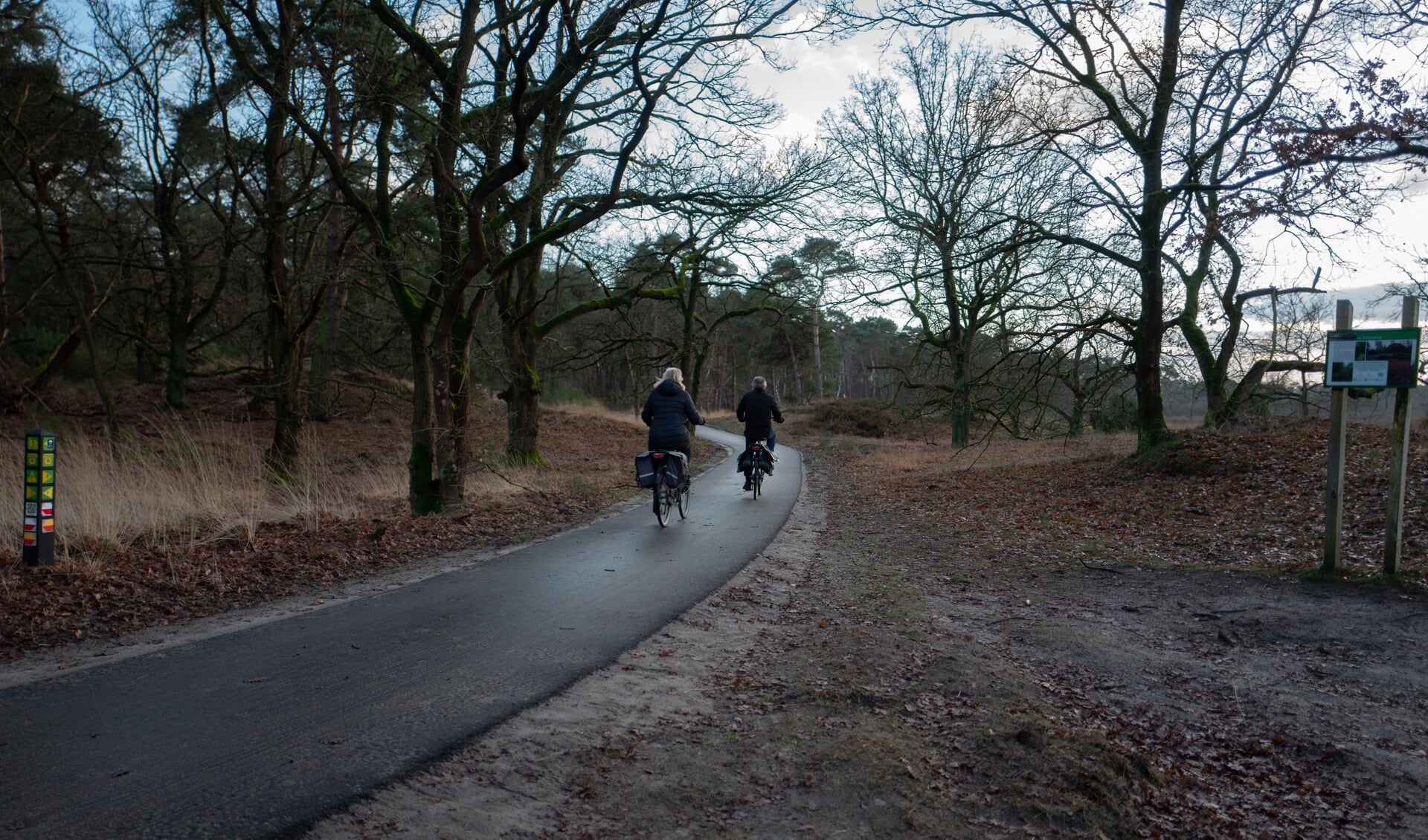 Veel gebruikers van het fietspad hoopten op een verbreding maar dat gebeurt niet. (Foto: Henk Jansen)