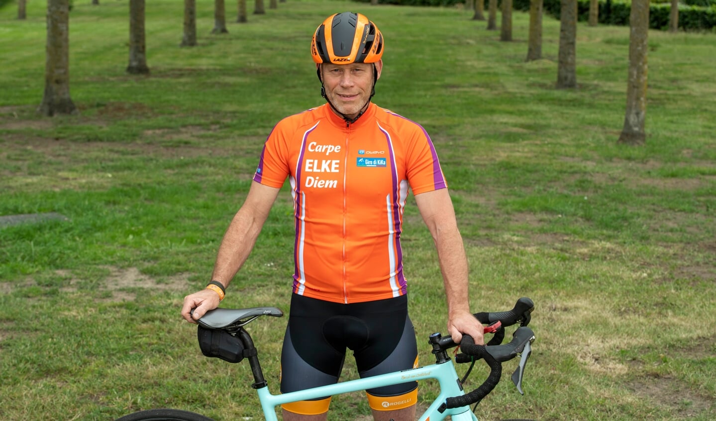 Marcel van Oosterhout fietst mee met het team Carpe Elke Diem. (Foto: Hein van Bakel)