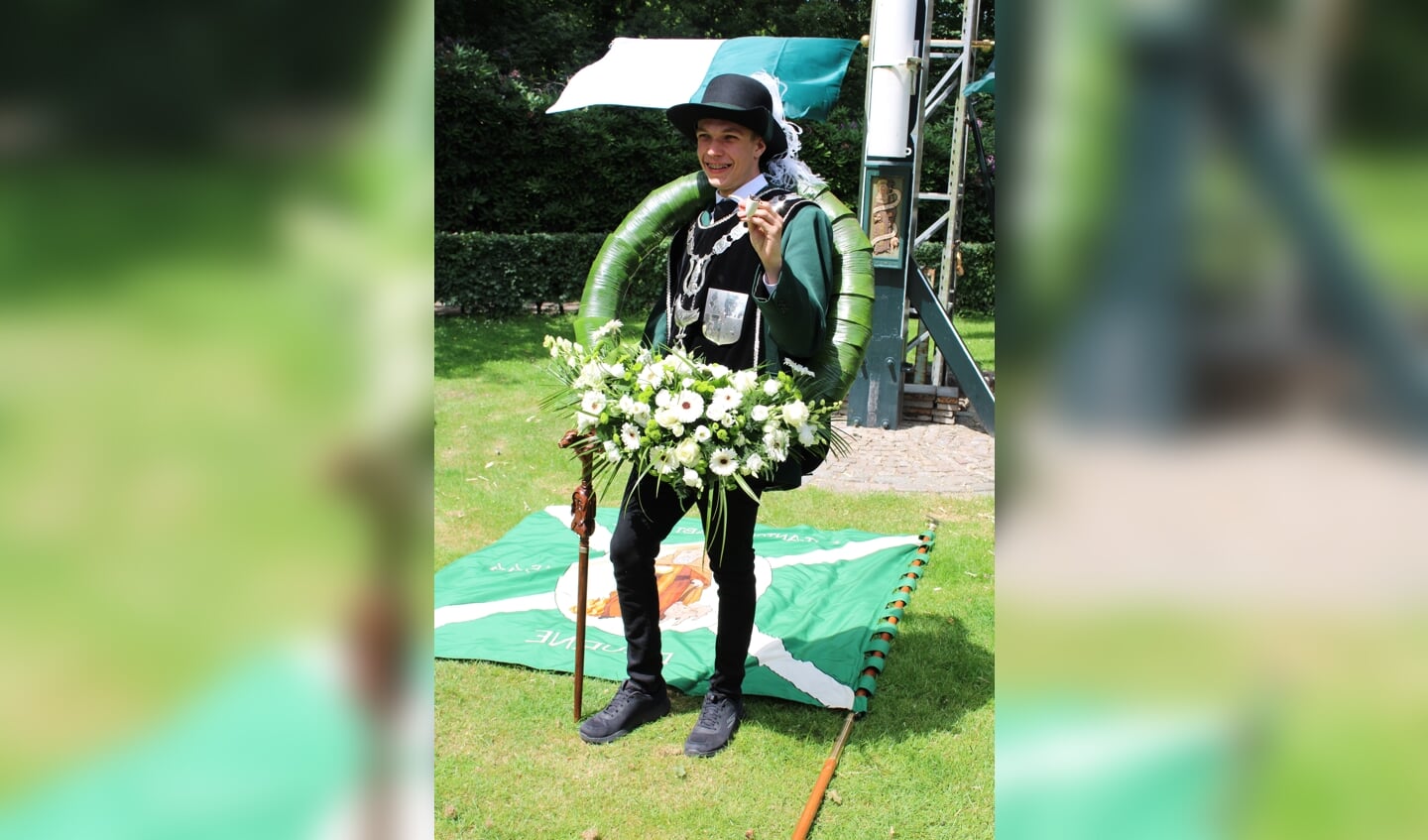 De nieuwe koning Maikel Verbaarschot wist de vogel met het 125ste schot naar beneden te halen.
