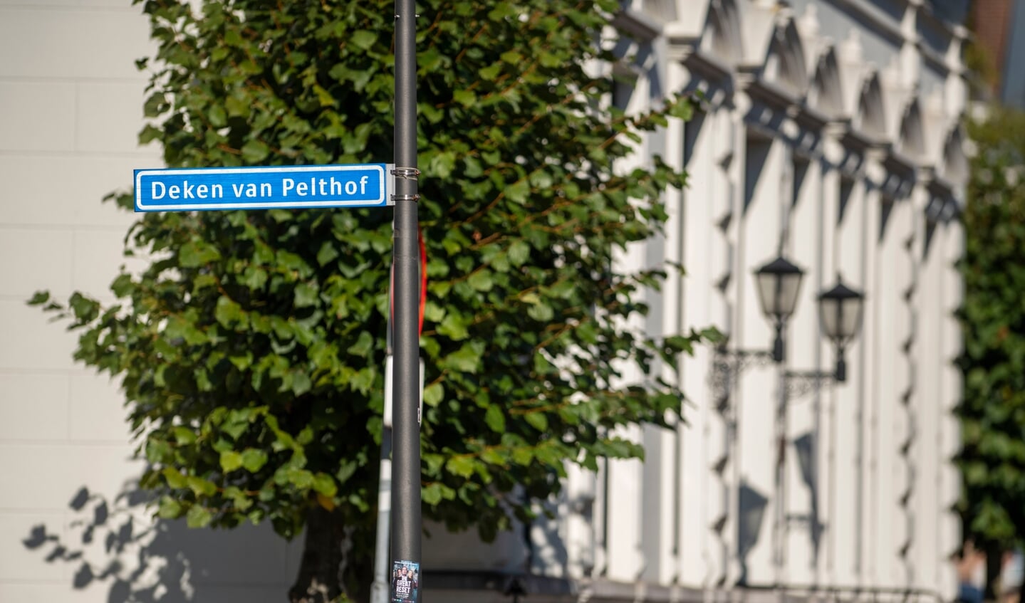 Het straatnaambordje wordt waarschijnlijk begin volgend jaar gewijzigd. (Foto: Hein van Bakel)