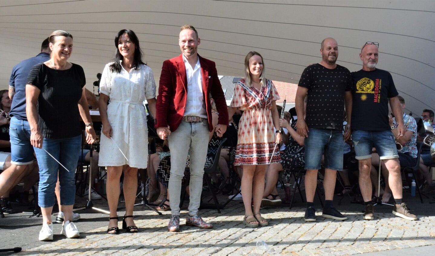 Maestro's Anneke van de Laar, Esther Deimann, Gijs van de Manakker, Dieuwer van den Boomen, Koen Wijnen en Rene de Jonge.