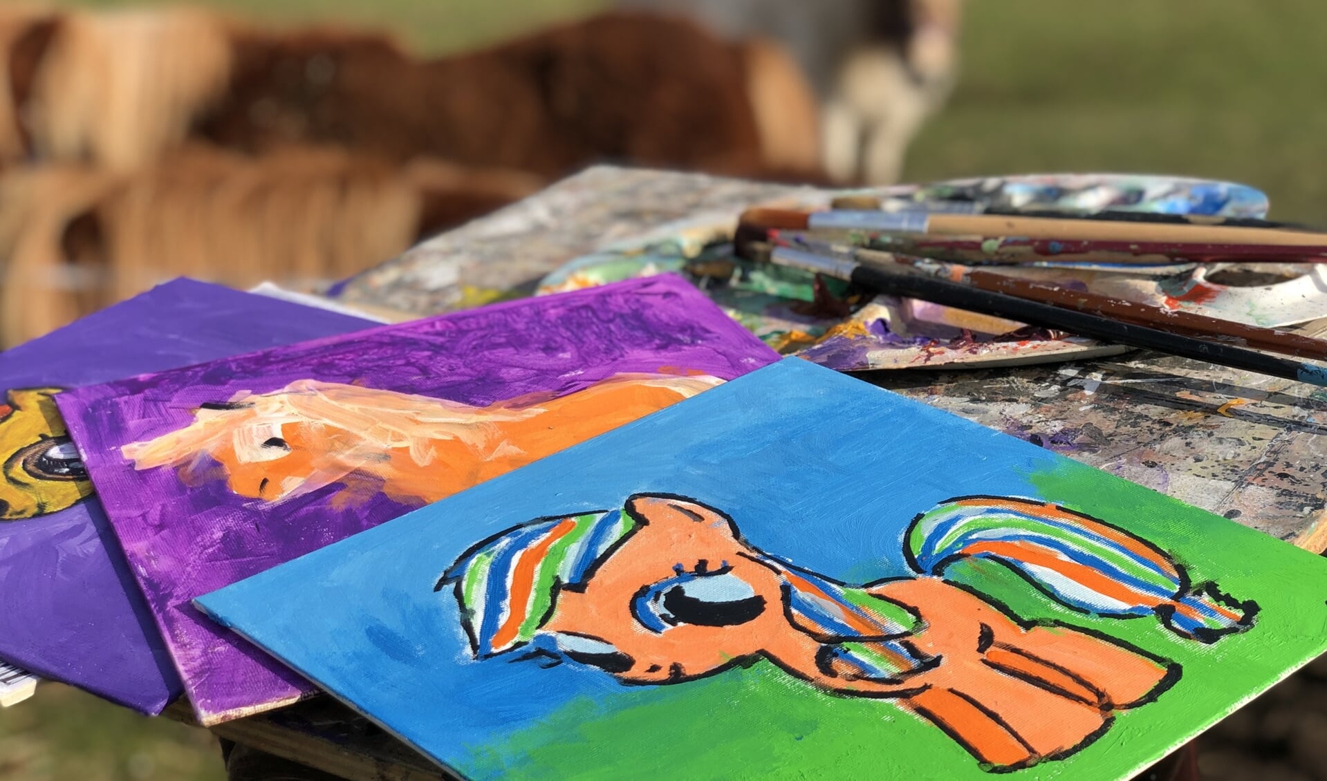 Kinderen kunnen zich opgeven voor een workshop schilderen van je fantasiepaardje of het knutselen van een fraaie paardenstaart. 