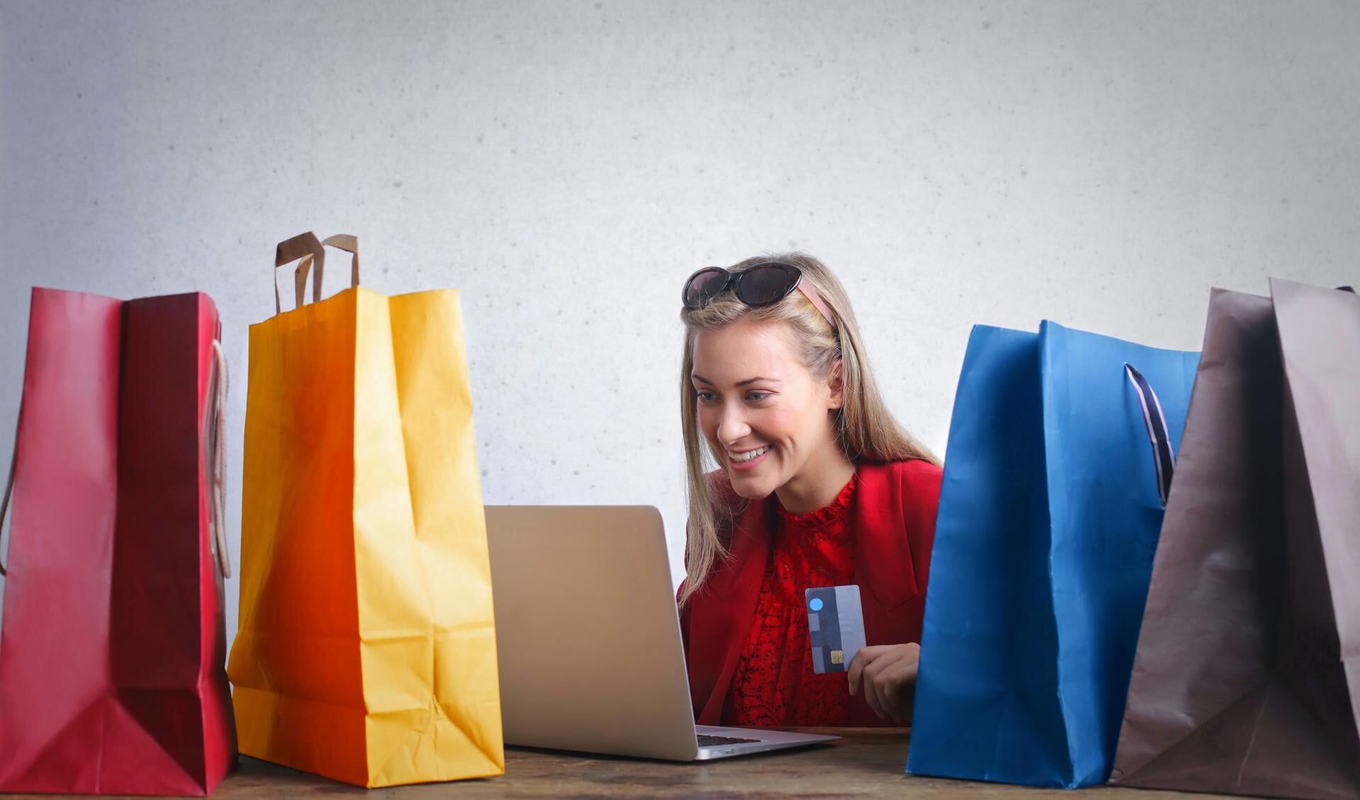 Shoppen Nederlanders online uit verveling of is het een signaal van koopverslaving? 