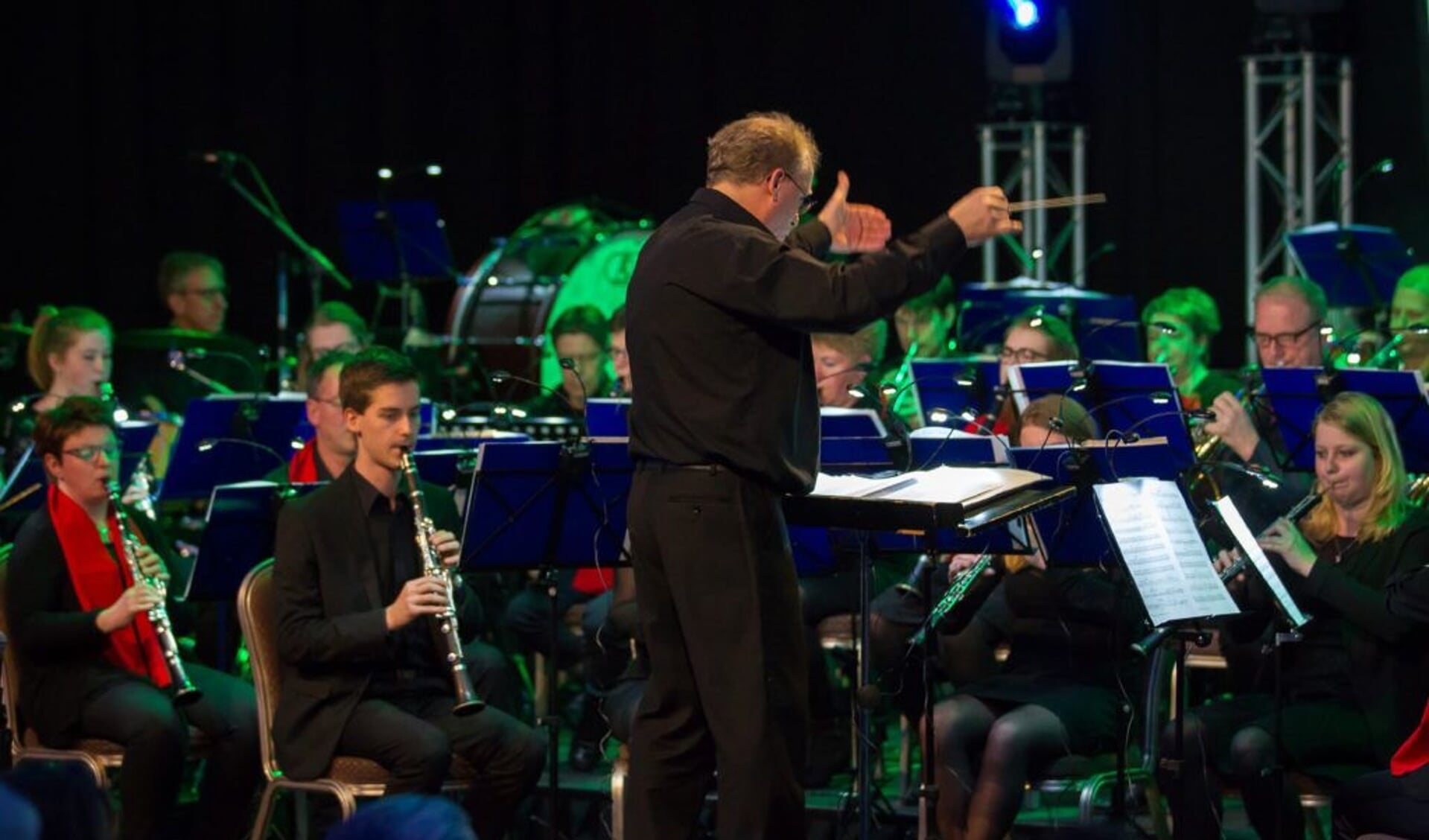 William Linssen in actie tijdens een eerder concert van De Volharding. (Foto: Connie Sinteur). 