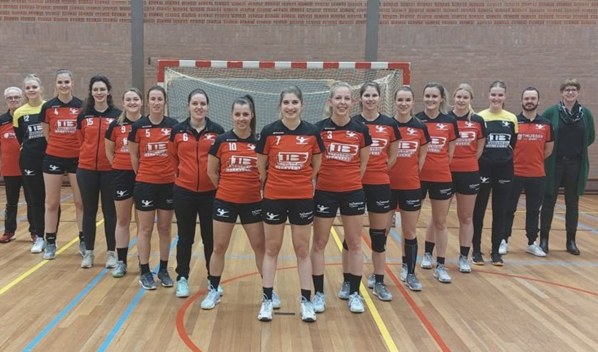 De dames van Handbal Someren konden afgelopen zondag in De Postel niet winnen van ESC.