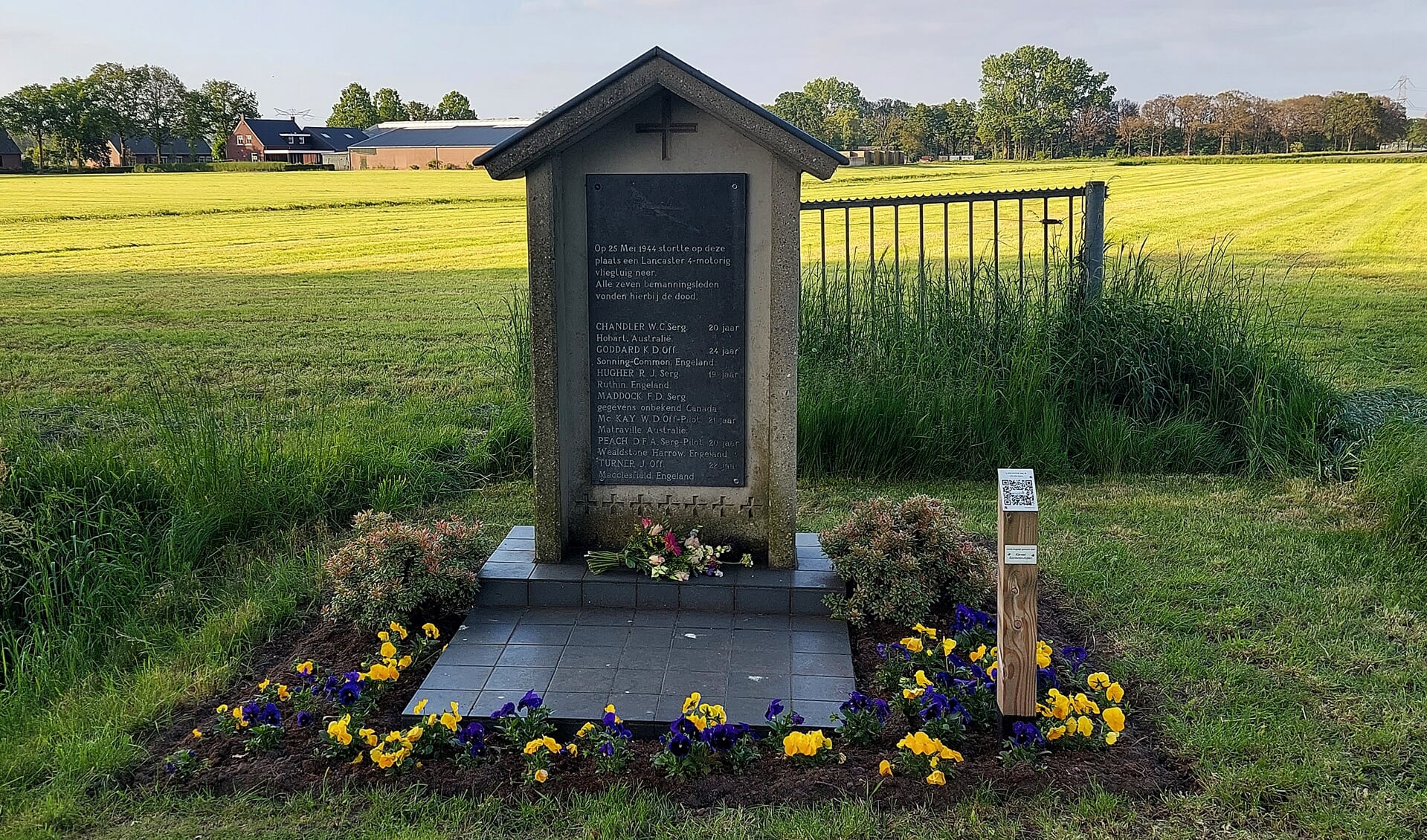 Afgelopen week zijn de slachtoffers van van de vliegtuigcrash aan de Kerkweg in Someren herdacht. 