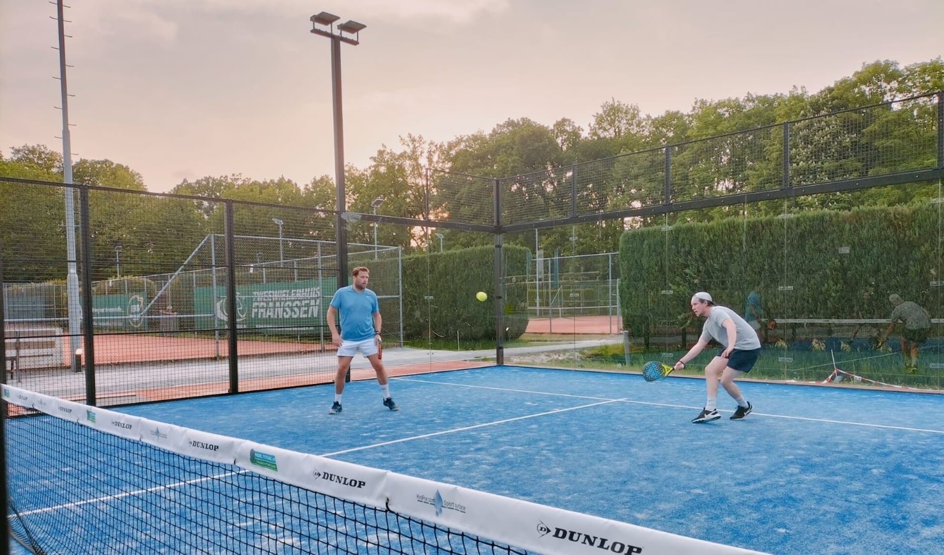 De Zomer Challenge bij Eeckenrode betekent drie maanden tennissen of padellen in de buitenlucht.