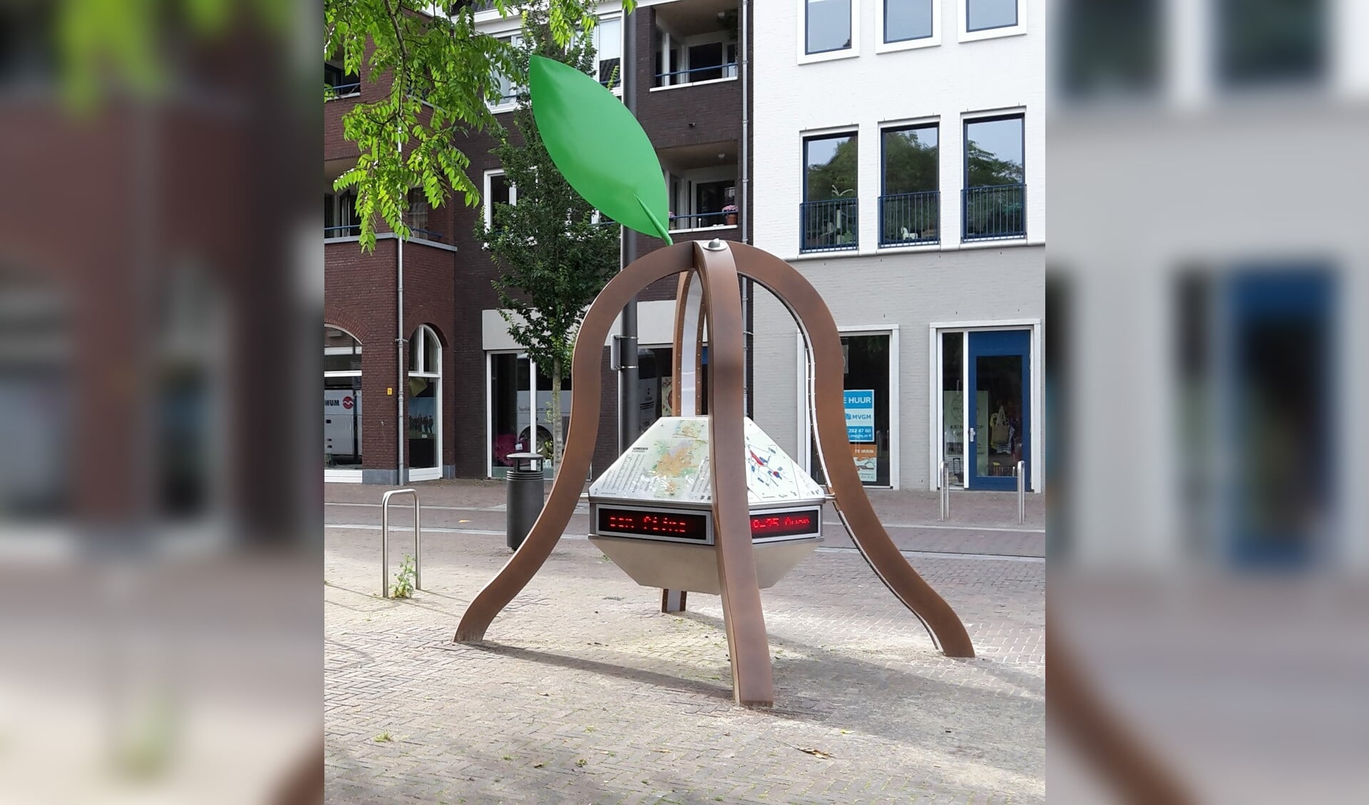 Vanuit VVV Asten is er een nieuwe kunstwandeling door het centrum van Asten gemaakt en opgezet.