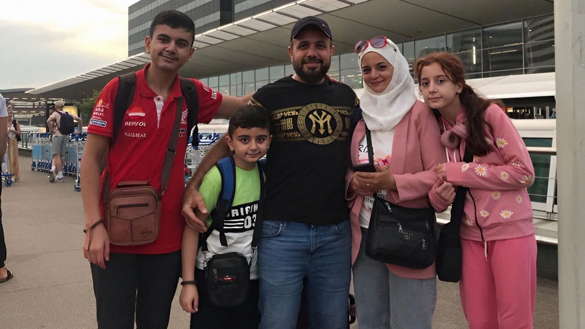 De familie Jou:  Fadi, Noor en hun drie kinderen Mohammed, Joudy en Naser.