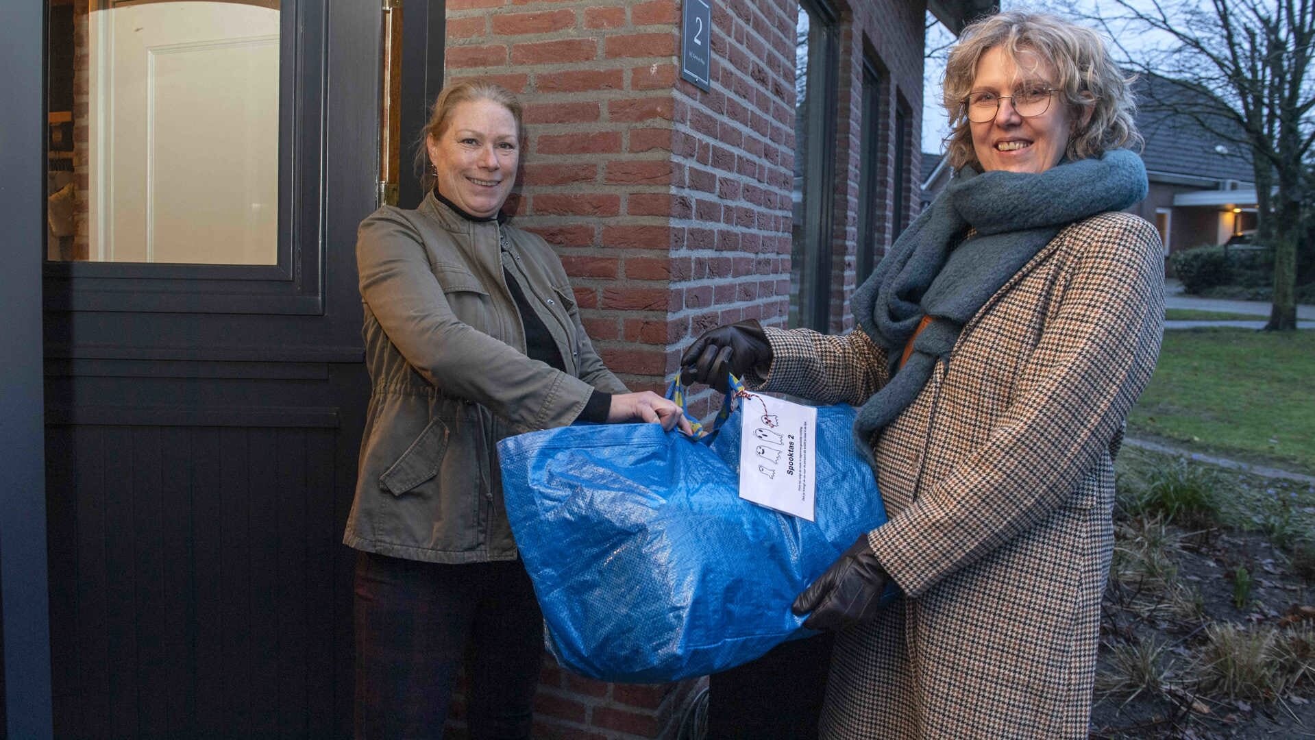 Initiatiefnemers Karin van Meel (l) en Angela Berkers. (Foto: Hein van Bakel) 