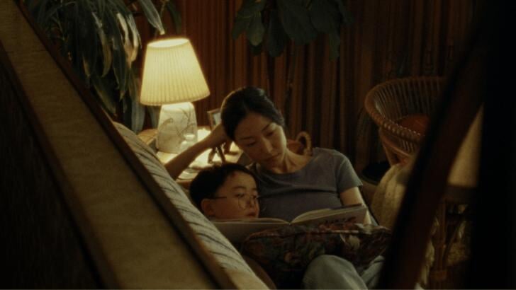 De film gaat over de alleenstaande Koreaanse moeder So-Young. Zij woont met haar zesjarige zoontje Dong-Hyun in Canada. 