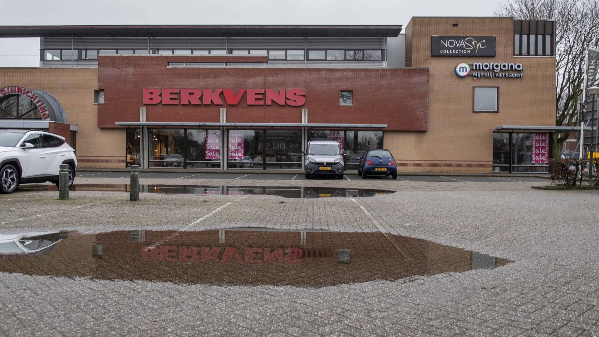 De nieuwe Aldi moet op de huidige locatie van Berkvens Wooncentrum komen. (Foto: Hein van Bakel)