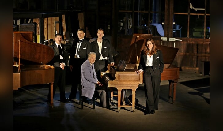 Klemens Patijn brengt de voorstelling 'Pianostemmen' naar De Hofnar op vrijdag 8 maart. 