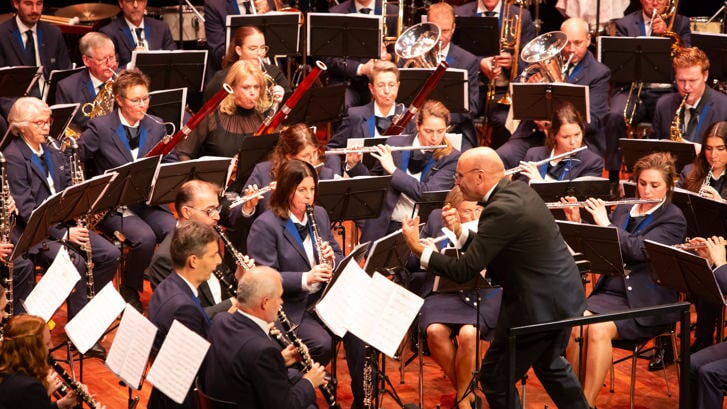 Het Groot Orkest brengt een bloemlezing uit de rijke muzikale historie van de harmonie ten gehore. (Foto: Roos Knijnenburg)