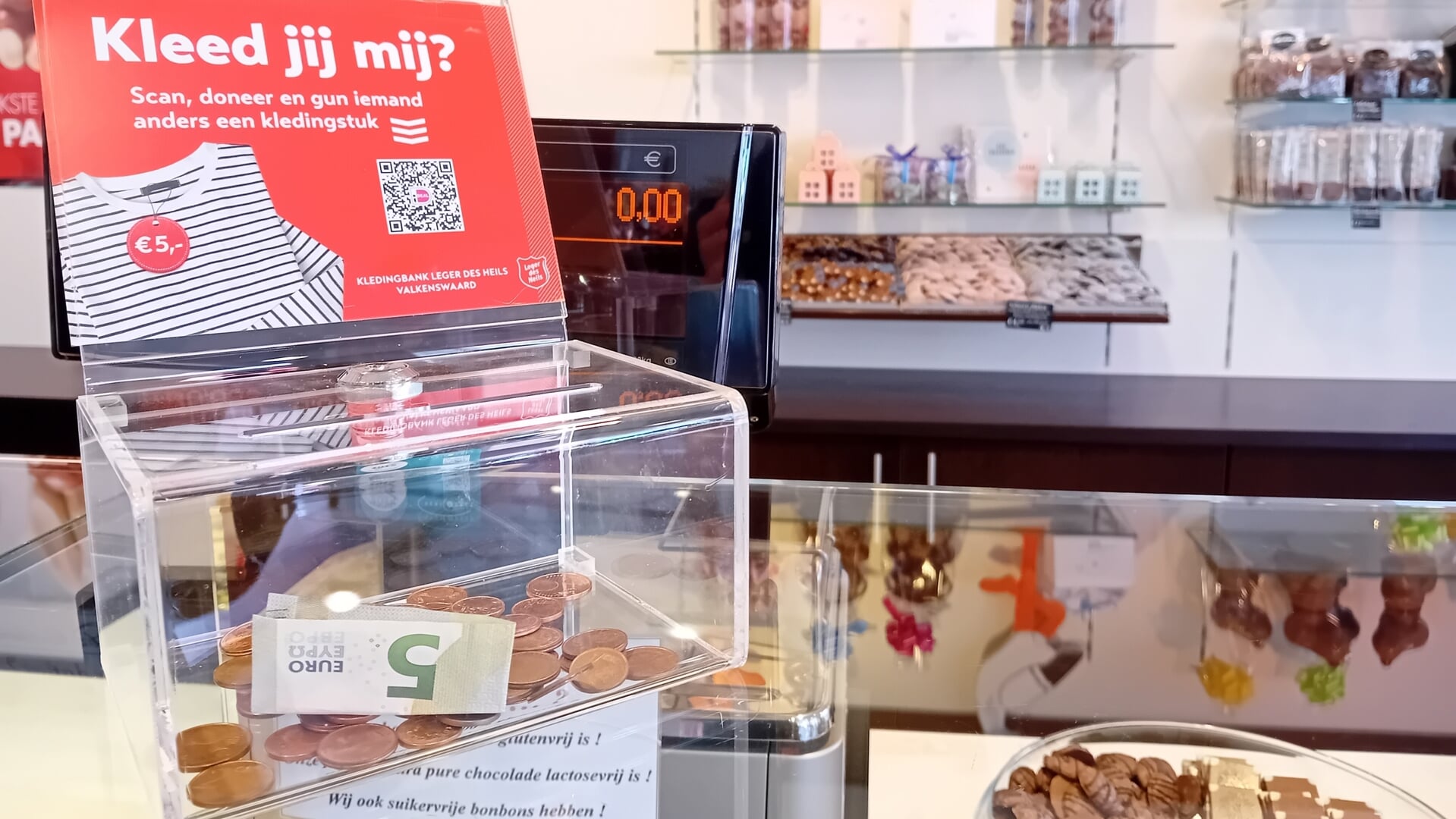 Een donatiebox voor de actie in een van de deelnemende winkels waar u minimaal 5 euro in kunt doneren.