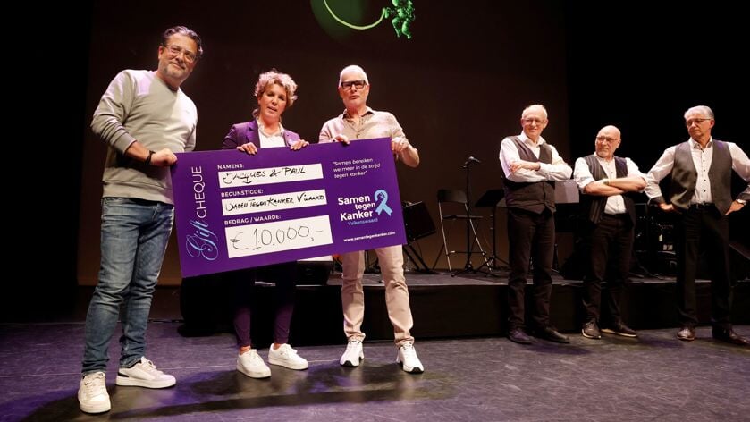 Jacques van Gerven en Paul van der Meer, overhandigen de cheque aan Nicole Tilleman van Samen tegen Kanker.  