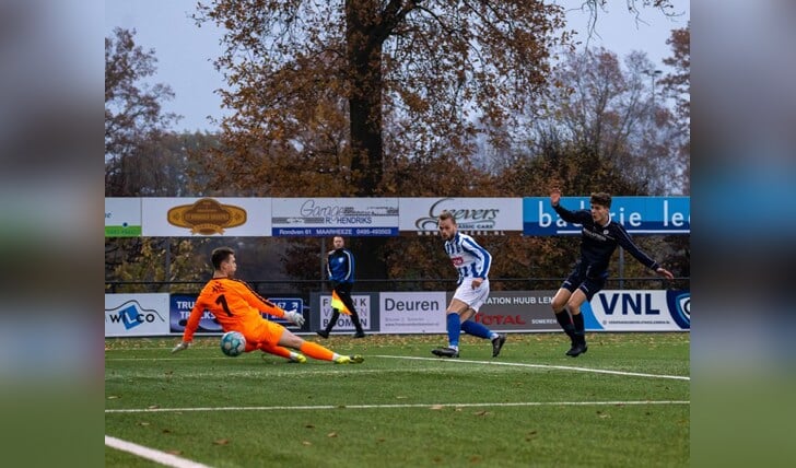 Foto van de wedstrijd Someren-Deurne in het vorige seizoen (december 2022). Een gehavend Someren verloor na een goede eerste helft met 2-5 van Deurne.