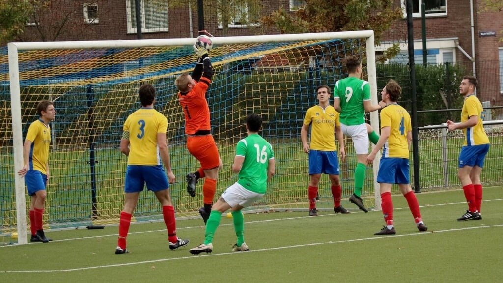 Het was een spannende wedstrijd tegen de ploeg uit Gerwen die helaas verloren ging. (Foto: Jan Senders)